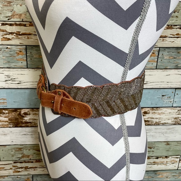 Women’s Wide Boho Sequin Glass Beaded Leather Fashion Belt Size Small S 31 - Picture 4 of 10